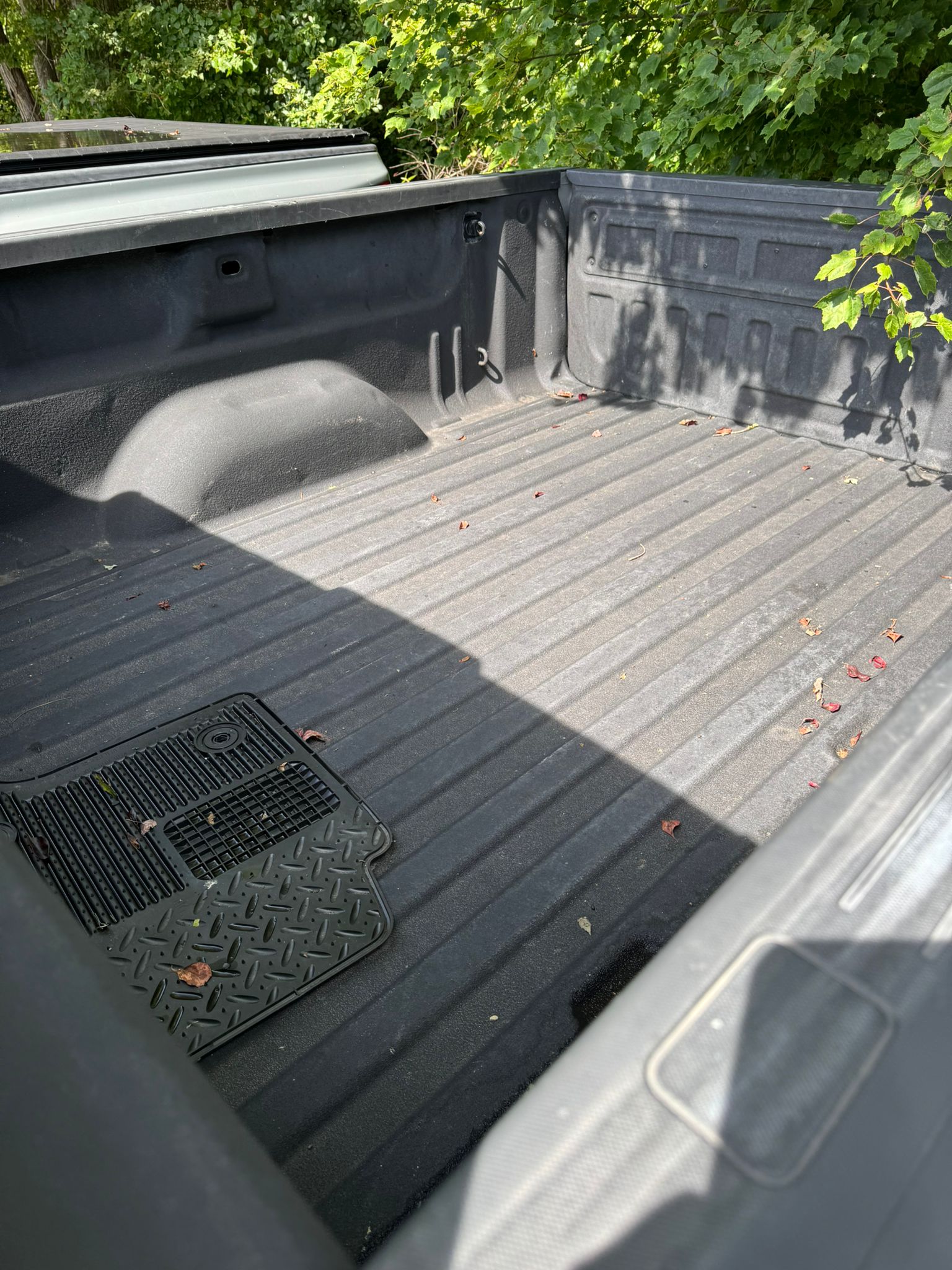 
								2015 GMC Sierra 1500, $11.500 full									