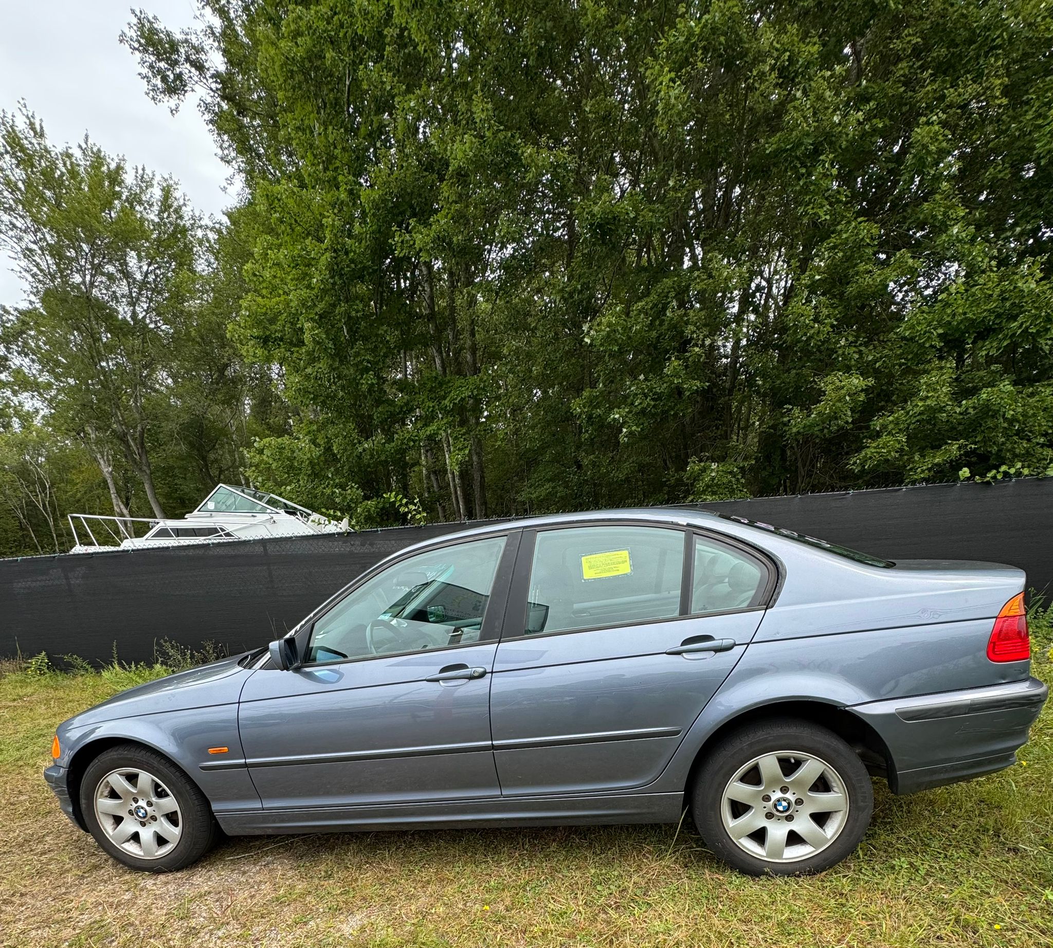 
								2001 BMW 325i, $3.500 full									