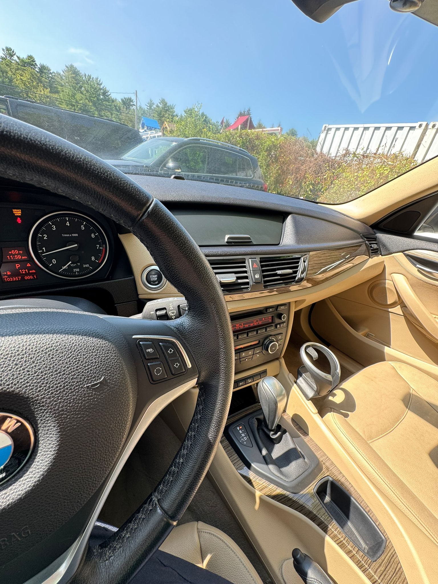 
								2014 BMW X1, $8.500 full									