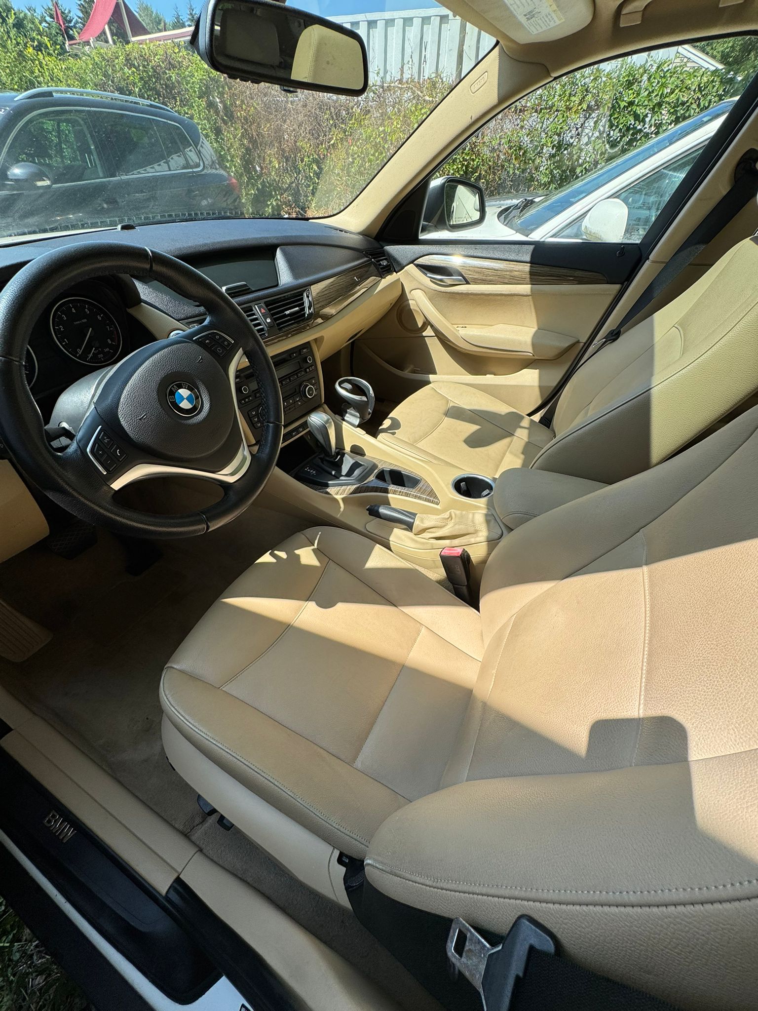 
								2014 BMW X1, $8.500 full									