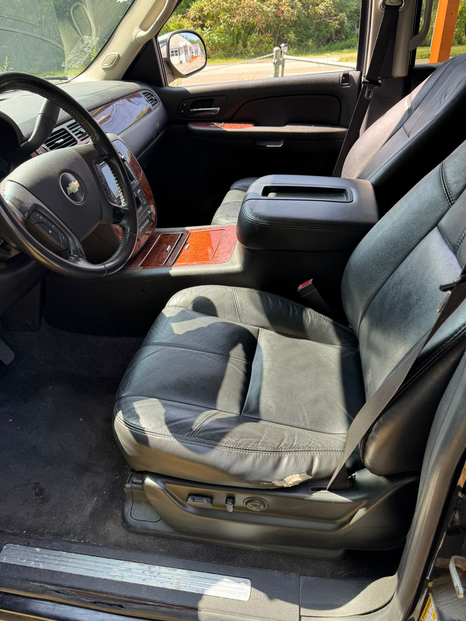 
								2008 Chevy Surb, $9.000 full									