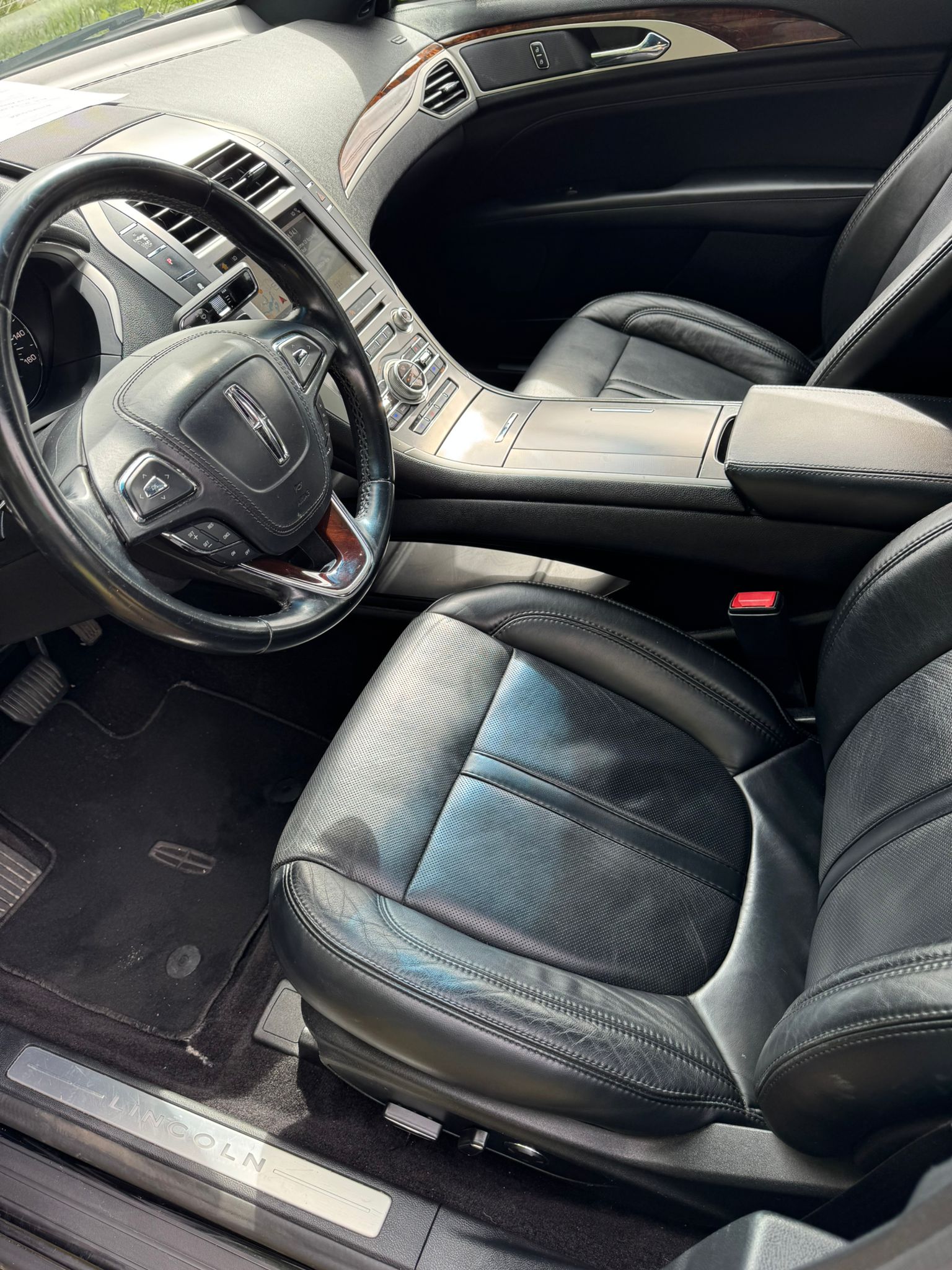 
								2017 Lincoln MKZ, $8.900 full									